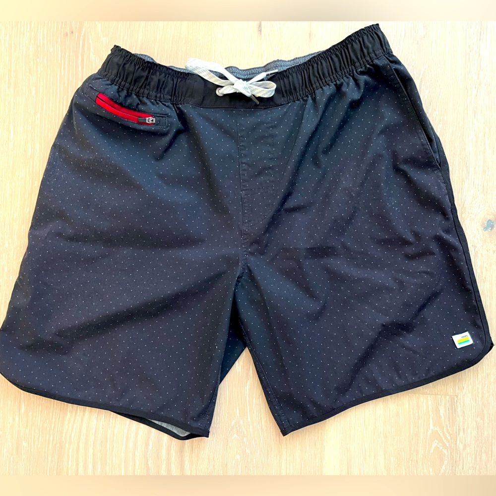 Vuori Black Athletic Shorts with Subtle Dot Pattern and Red Zip Accent